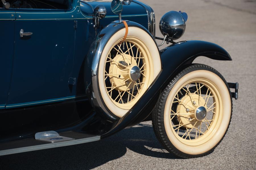  Ford Model A DeLuxe Roadster 1931 года  (фото 8 из 11)